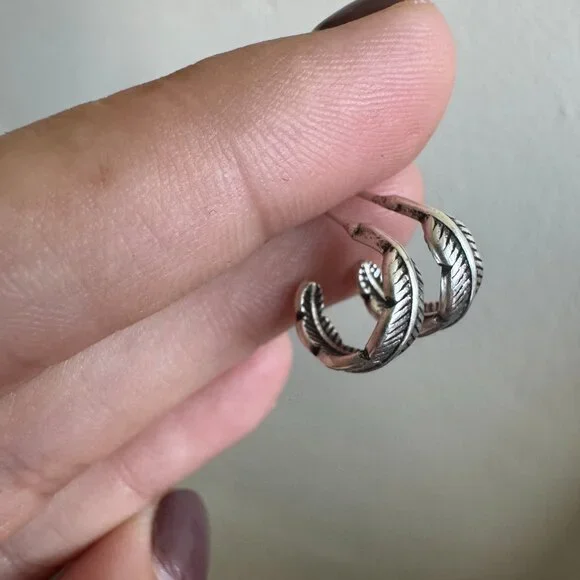 925 Sterling Silver Feather Hoop Earrings – Boho Vintage Style Small Huggies - Picture 3 of 8